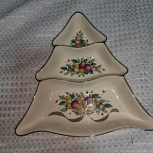 LENOX HOLIDAY TARTAN TREE SHAPED CHRISTMAS DIVIDED SERVING DISH
